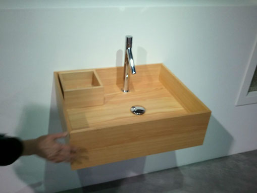 Mueble de lavabo en madera maciza